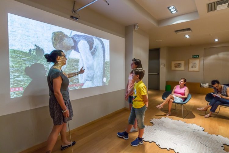 4 Slideshow Ubi Interactive Displays